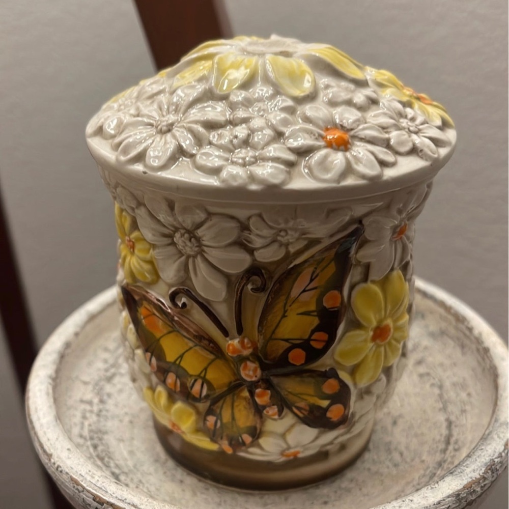 Vintage Butterfly and Daisy Creamer Set
